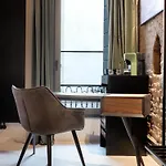 Officine Cavour Casa Dei Leoni Centro Storico Apartamento *