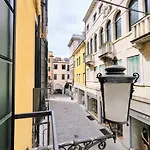 Officine Cavour Casa Dei Leoni Centro Storico