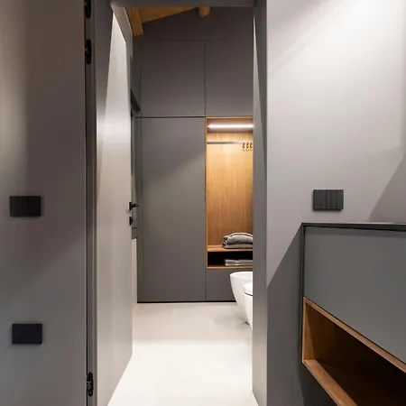Apartman Officine Cavour Casa Dei Leoni Centro Storico *