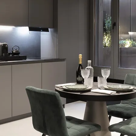 Officine Cavour Casa Dei Leoni Centro Storico Apartman *