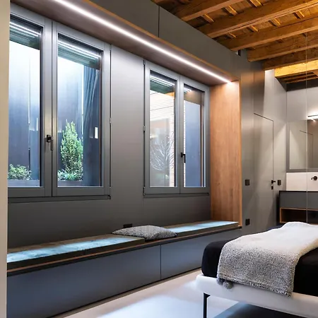 Officine Cavour Casa Dei Leoni Centro Storico Apartman