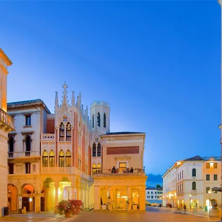Officine Cavour Casa Dei Leoni Centro Storico