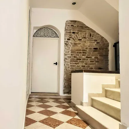 Officine Cavour Casa Dei Leoni Centro Storico *