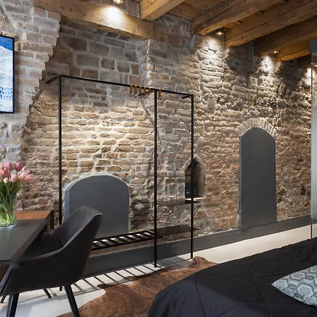 Apartment Officine Cavour Casa Dei Leoni Centro Storico *